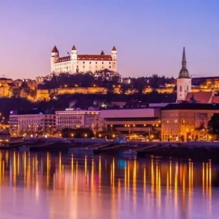 Апартаменты Diamond In Old Town With Free Parking *