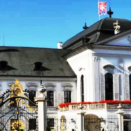 Diamond In Old Town With Free Parking * Pressburg