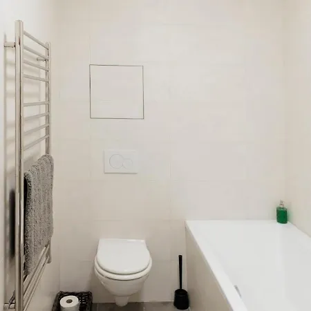 Diamond In Old Town With Free Parking Apartment Bratislava