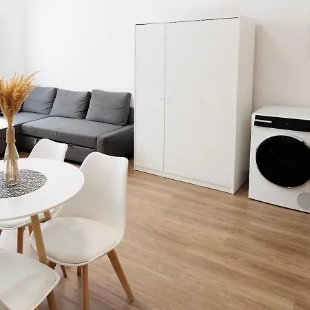 Diamond In Old Town With Free Parking Братислава