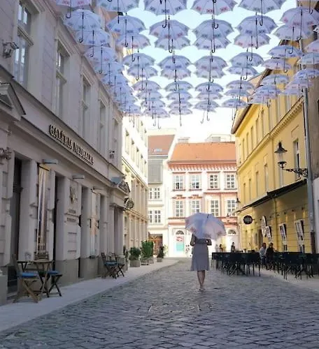 Diamond In Old Town With Free Parking Lägenhet Bratislava