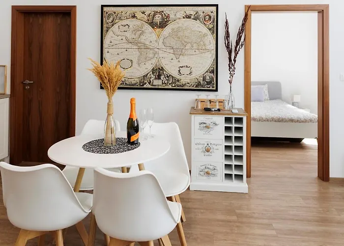 Diamond In Old Town With Free Parking Apartament Bratislava