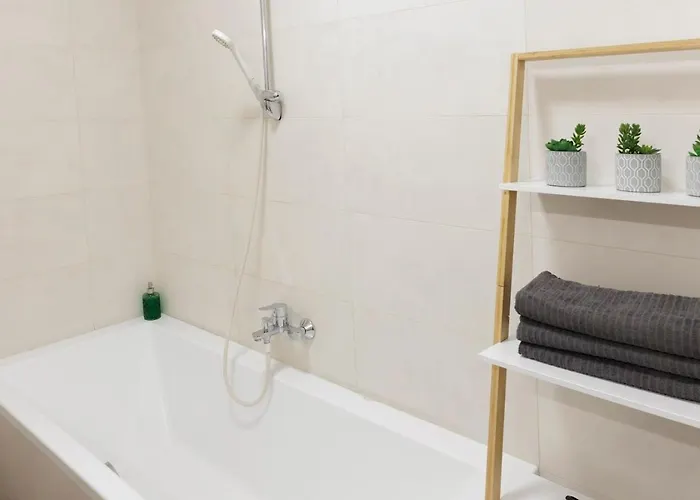 Diamond In Old Town With Free Parking *