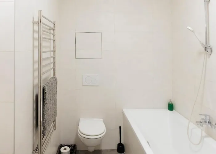 Diamond In Old Town With Free Parking Apartament Bratislava