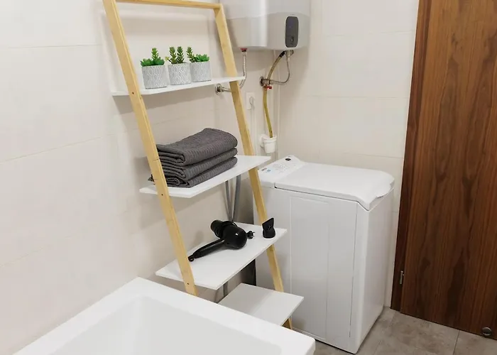 Diamond In Old Town With Free Parking *