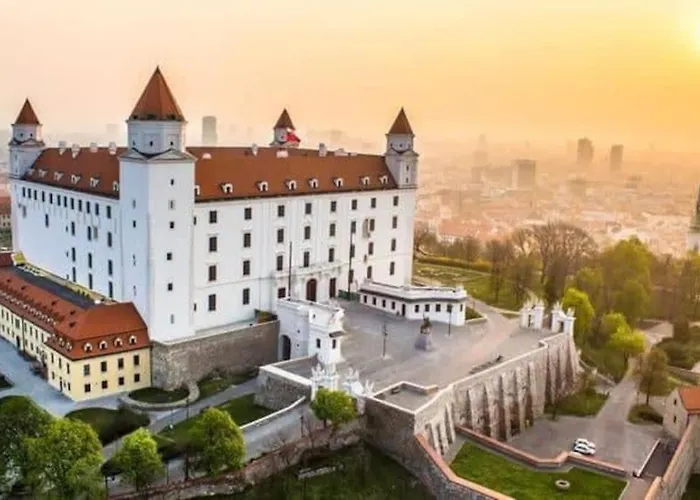 Diamond In Old Town With Free Parking *