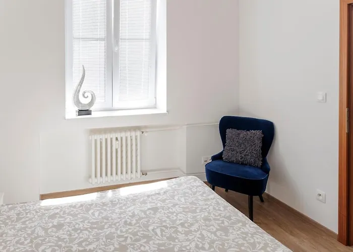 Diamond In Old Town With Free Parking *