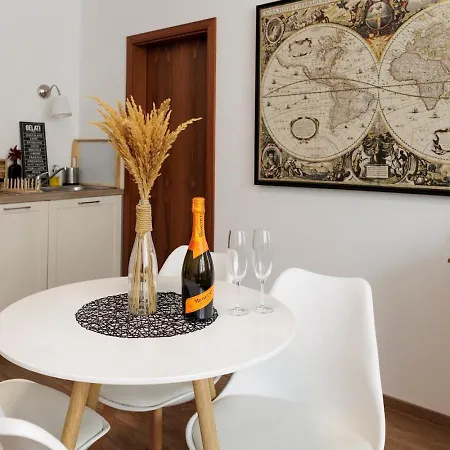 Diamond In Old Town With Free Parking Apartment